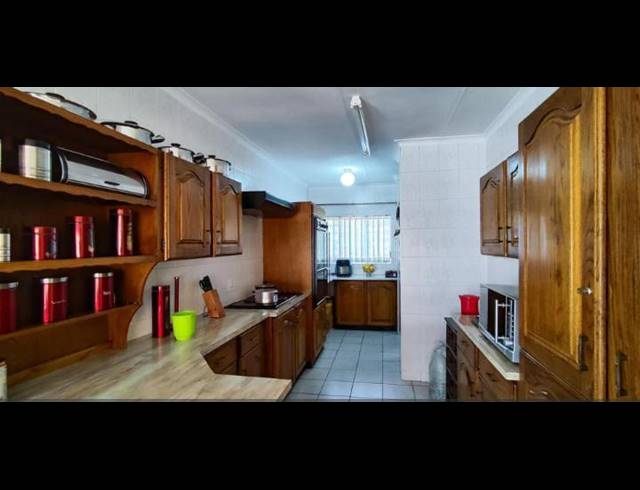 3 BEDROOM HOUSE FOR SALE IN BIRCHLEIGH NORTH